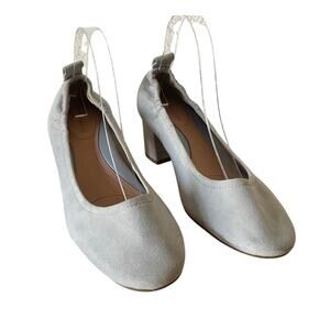 TARYN ROSE Savannah Pump In Moonstone Suede Size 39/ US 9.5